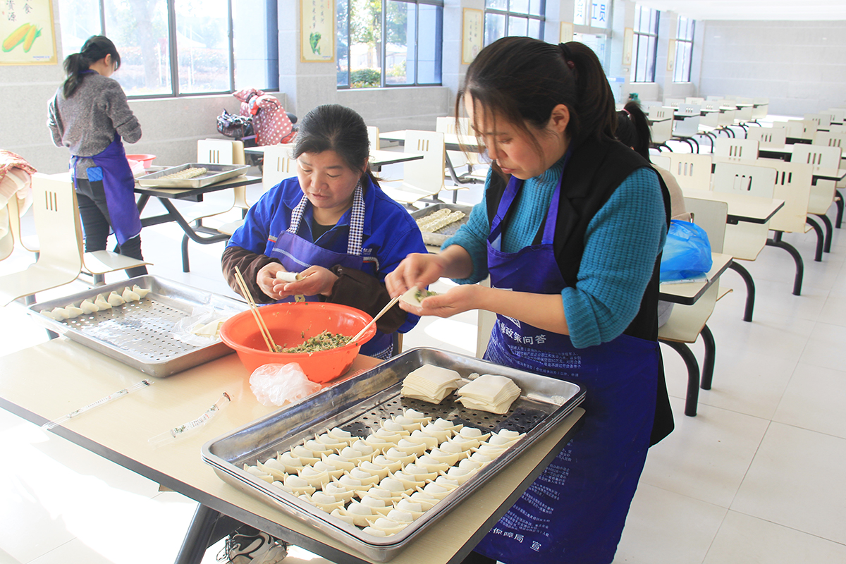 豪家集團(tuán)丨“情暖冬至，溫暖豪家”冬至包餃子活動(dòng)